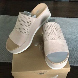 New in box Dr Scholls Platform Slides